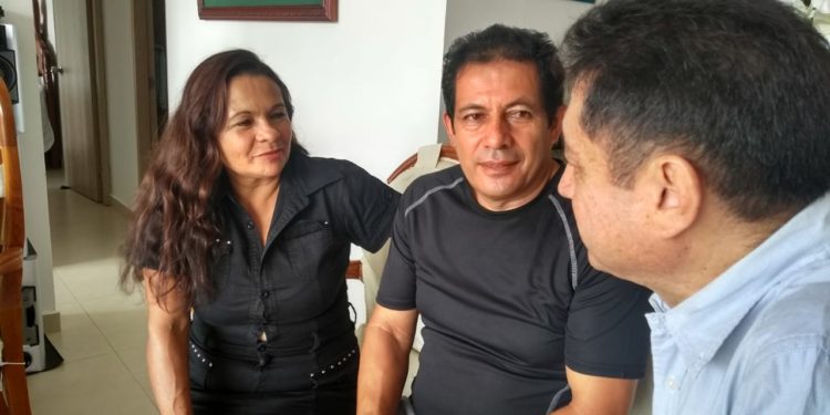 Familia de colombiano que llegó de China, celebra en Girardot su llegada a Colombia