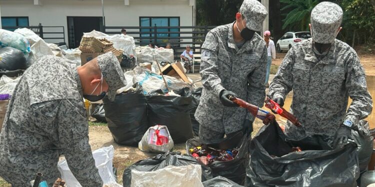 Fuerza Aeroespacial Colombiana participa en jornada ambiental y social en Nilo, Cundinamarca.