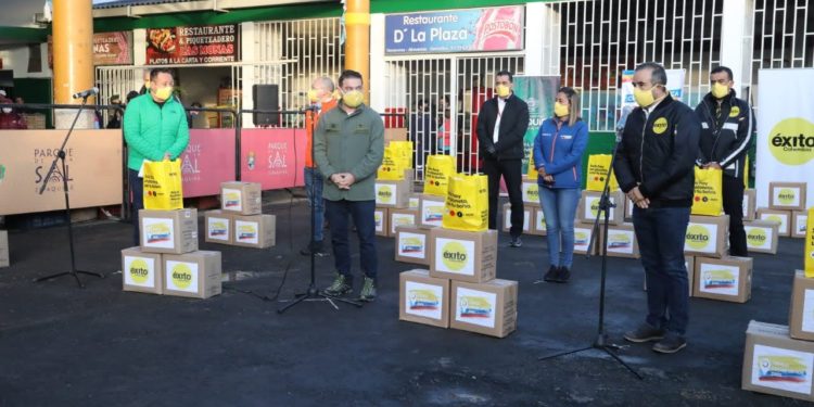 Se inicia entrega de tapabocas donados por el Grupo Éxito a la Gobernación de Cundinamarca. 