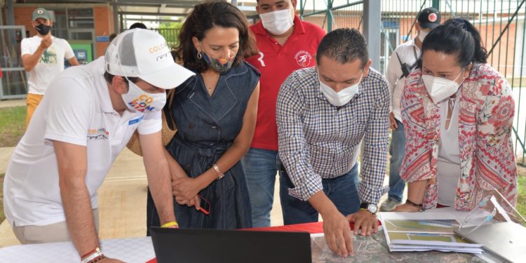 Destacados proyectos expuso la alcaldesa de Ricaurte, Gloria Ricardo Doncel, a funcionarios del Gobierno Nacional.