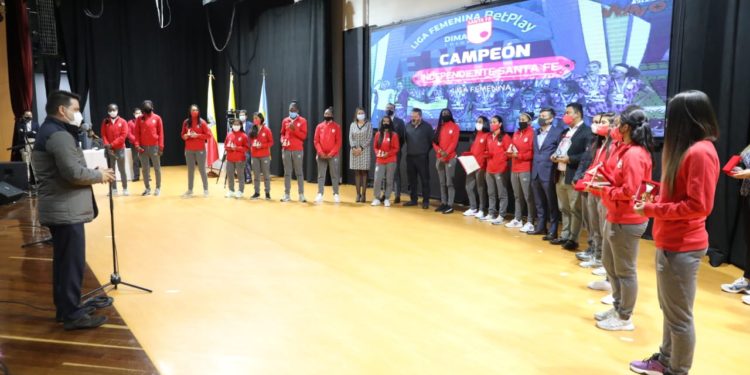 Cundinamarca le hace un merecido reconocimiento a las “Leonas” de Santa Fe campeonas 2020. 