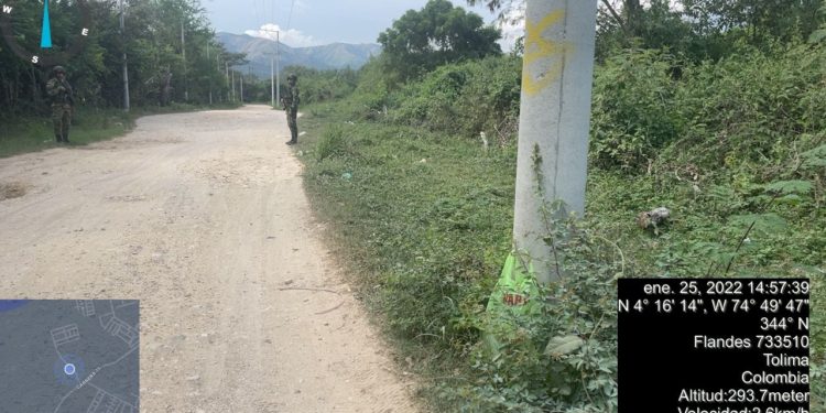 En Flandes las autoridades descubrieron dos paquetes con marihuana pegados a un poste de fluido eléctrico.
