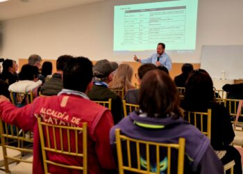 Nueva normatividad para acueductos rurales llega a ocho municipios de Cundinamarca con capacitación para más de 50 líderes comunitarios.