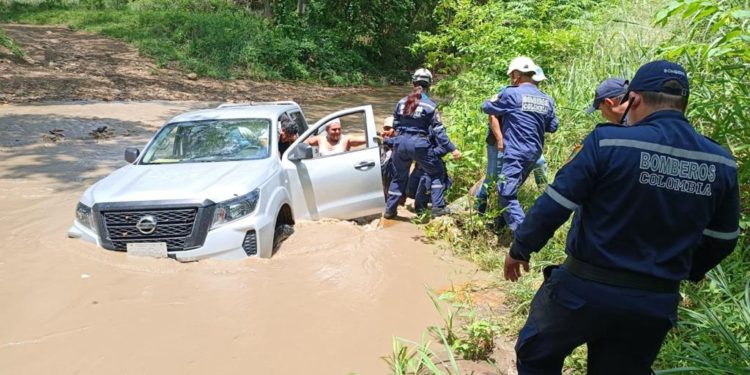 Gobernador declara “Urgencia Manifiesta” en Cundinamarca para atender afectaciones por lluvias.