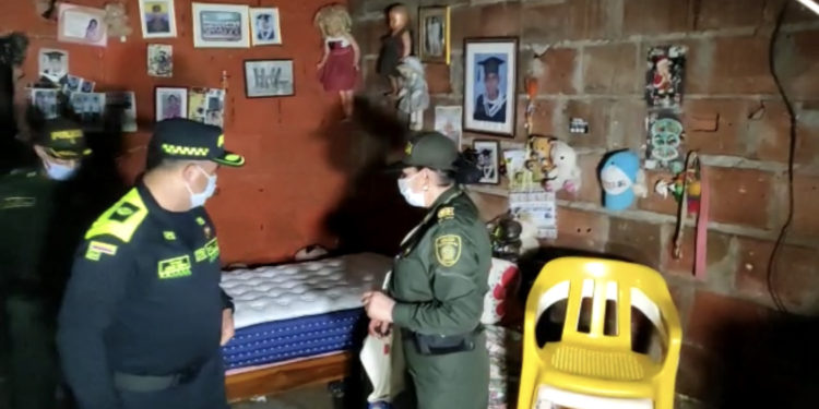 Familias vulnerables de las riberas del río Magdalena, recibieron una importante ayuda de la Policía.