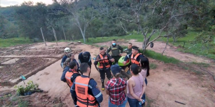Cuatro personas desaparecidas por creciente súbita en quebrada la Legia de Arbeláez.