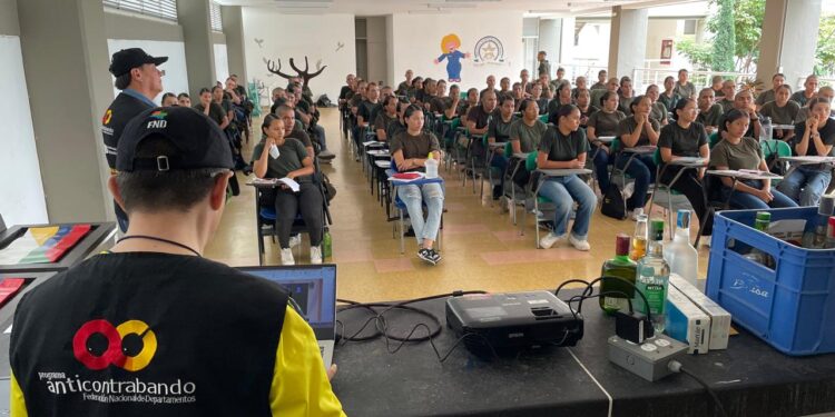 Auxiliares de Policía del Tolima se capacitan como aliados estratégicos del programa anticontrabando.