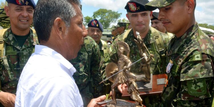 En Tolemaida, se clausuran cursos de lanceros.