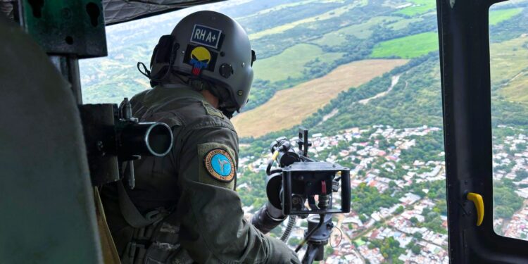Operaciones aéreas acompañan la movilidad de los colombianos durante la Semana Mayor.