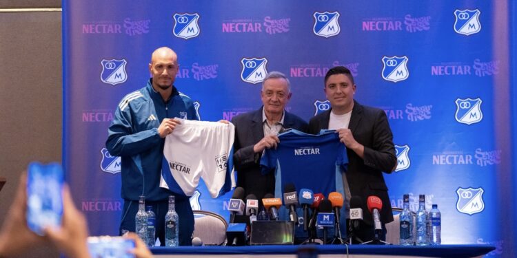 El equipo de fútbol Millonarios F.C., masculino y femenino, recibió el patrocinio de la marca Néctar.