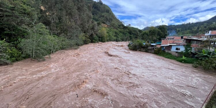 El invierno no da tregua en Cundinamarca: más de 275 emergencias por lluvias.