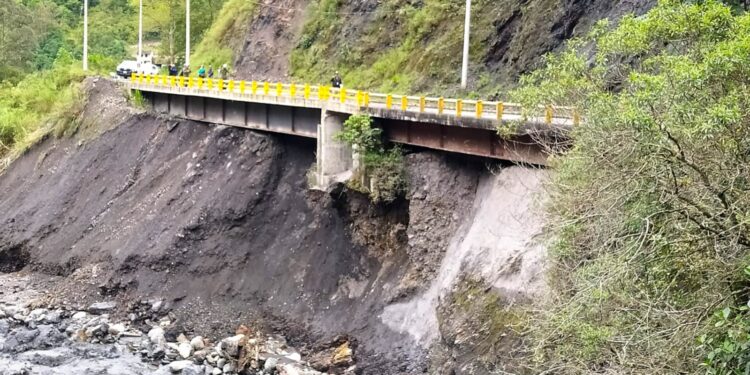 Hay 69 familias afectadas en Quetame por deslizamiento, autoridades activan plan de emergencia.