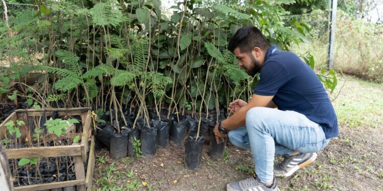 Gobernación cede al municipio de Agua de Dios predio de $123 millones para vivero que aportará a la recuperación del río Bogotá.