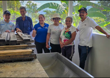 El Gobernador Rey fortalece el sector panelero en Cundinamarca.