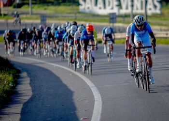 Más de 3.000 ciclistas recorrieron Cundinamarca en la carrera “Peleando por un Sueño”.