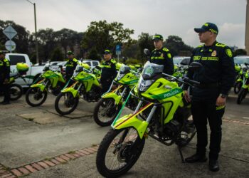 Gobernador Jorge Rey anuncia inversión superior a los $19.000 millones en nuevo parque automotor para la policía del departamento.