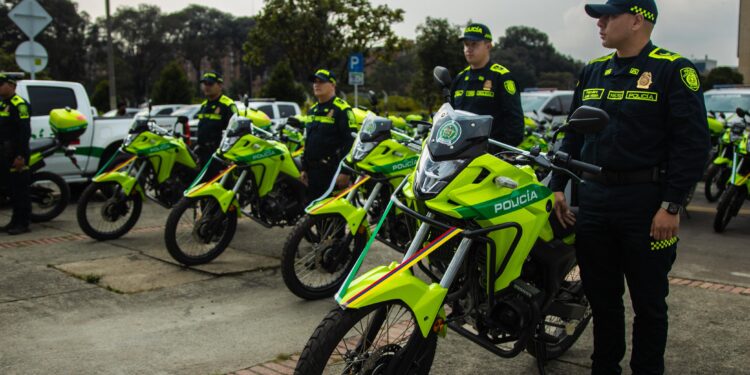 Gobernador Jorge Rey anuncia inversión superior a los $19.000 millones en nuevo parque automotor para la policía del departamento.