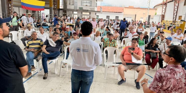 Más de 200 ciudadanos son atendidos en jornada catastral en Tocaima con acuerdos para nuevas revisiones.