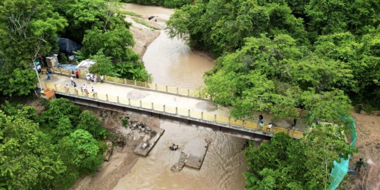 Gobernador de Cundinamarca invierte 2.900 millones en el puente Tambores, entre los municipios de Nilo y Ricaurte.