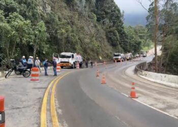 Crece movilidad de vehículos en la vía Mosquera-Girardot, tras encontrarse libre de lodo. Los puntos críticos están controlados.