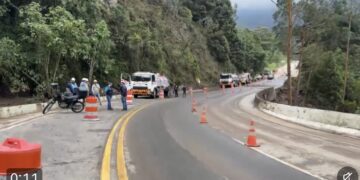 Crece movilidad de vehículos en la vía Mosquera-Girardot, tras encontrarse libre de lodo. Los puntos críticos están controlados.