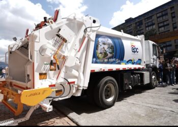 Nuevos vehículos compactadores para municipios de Cundinamarca de categoría 5 y 6, para cualificar la recolección de residuos sólidos.
