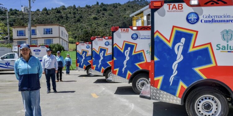 Gobernador Jorge Rey refuerza la capacidad de respuesta ante emergencias médicas con nuevas ambulancias 4×4.