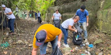 Cundinamarca retiró más de 10 toneladas de residuos durante la “Limpiatón” del río Bogotá.