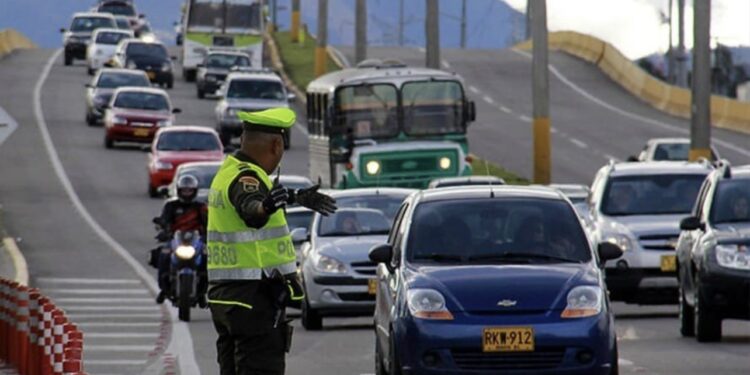 Gobernador de Cundinamarca, Jorge Rey, entrega recomendaciones para el plan retorno de los viajeros.