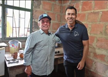 Gobernador de Cundinamarca promueve La ampliación de cobertura de gas natural en Pandi.