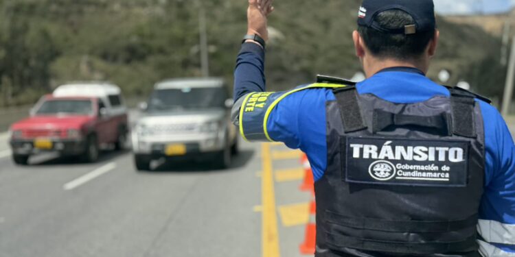 Plan especial de movilidad en Cundinamarca acompañará el desplazamiento de 1,8 millones de vehículos durante el puente festivo de la Batalla de Boyacá.