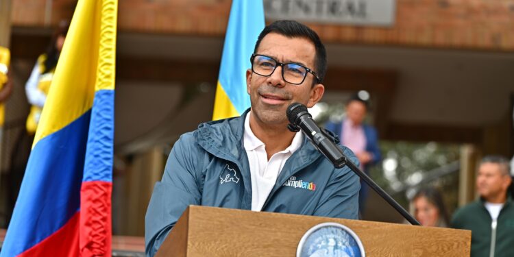 Más de $3.200 millones para fortalecer 362 microemprendimientos de Cundinamarca. El gobernador Jorge Rey, lidera la jornada.