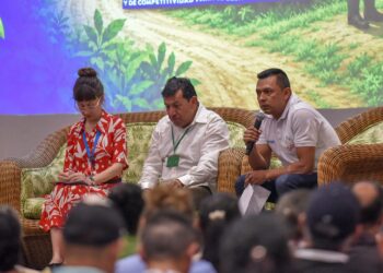 Cundinamarca presenta a organizaciones campesinas medidas frente a la sequía.