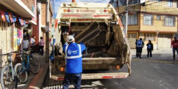 Cundinamarca apoya la recuperación de Funza tras vendaval que afectó 156 viviendas.
